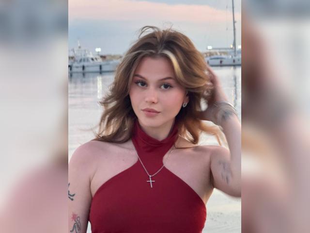 Visit MelissaMell111 profile