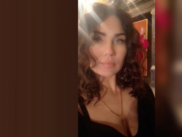 Visit MariseNoir profile