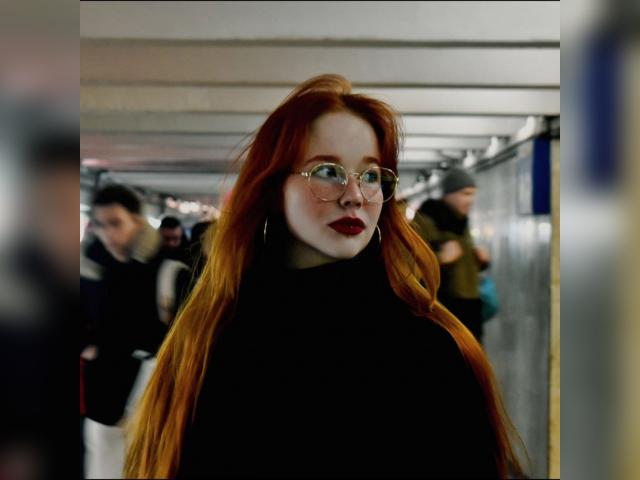 Visit sweetiefoxxxy profile