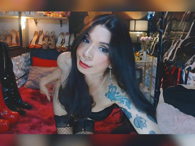 Visit celinafox profile