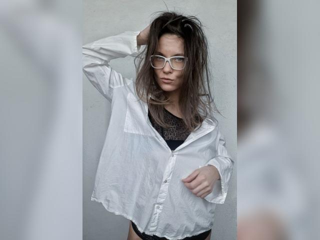 Visit loladan profile