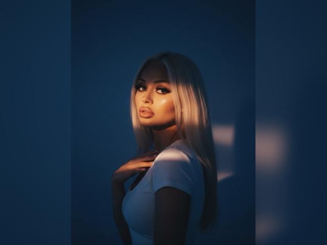 Visit Roxxxy profile