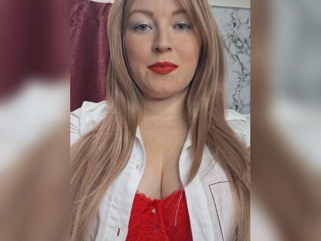 Visit sweetcandymmm profile