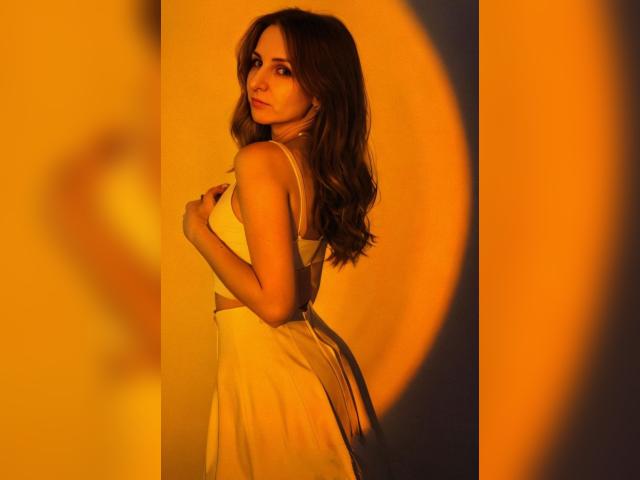 Visit JuliaBlonde profile