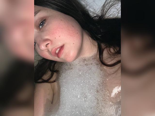 Visit angelilly profile