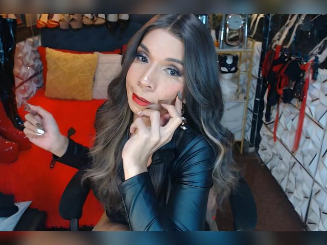 Visit celinafox profile