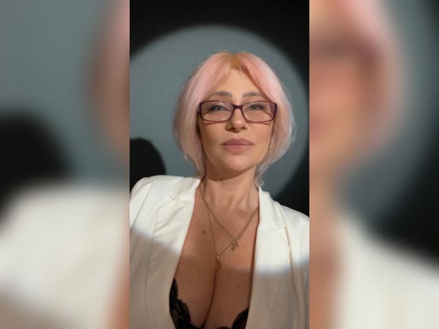 Visit 1Esmeralda profile