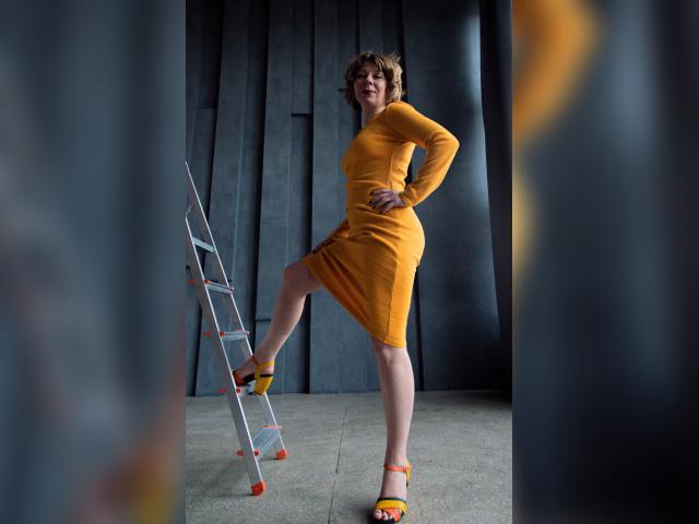 Visit Dinara profile