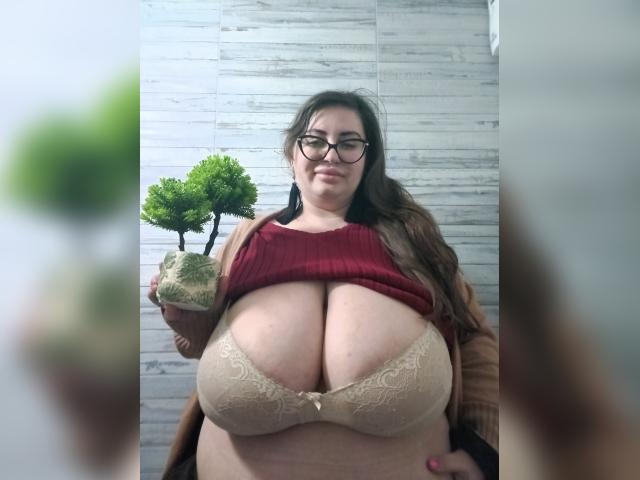 Visit putyourfacehere profile