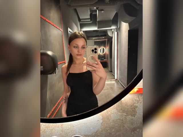 Visit MirraKitty profile