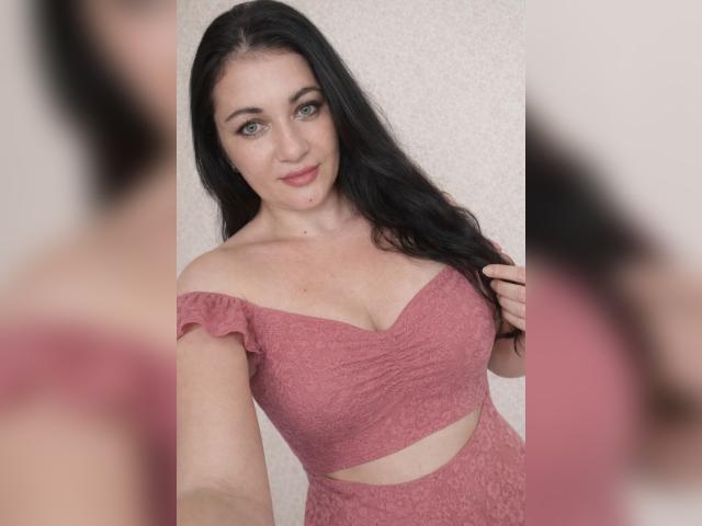 Visit MiraHeels profile