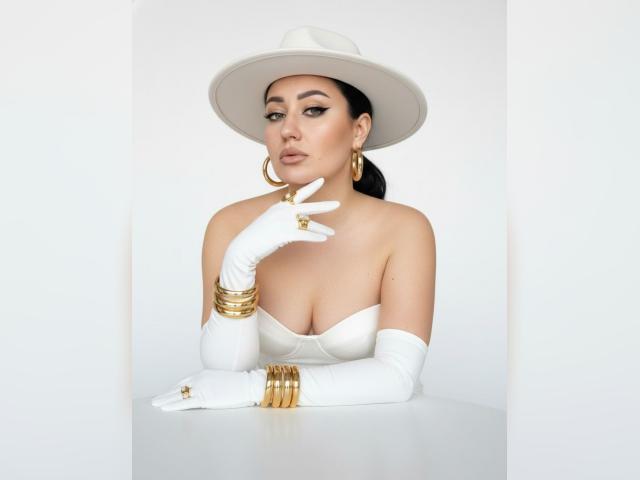 Visit VeraLune profile