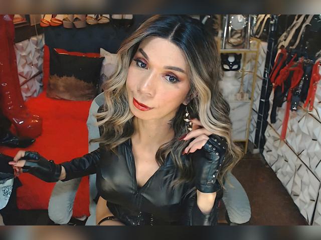 Visit celinafox profile