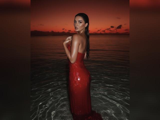 Visit Alinaaa profile