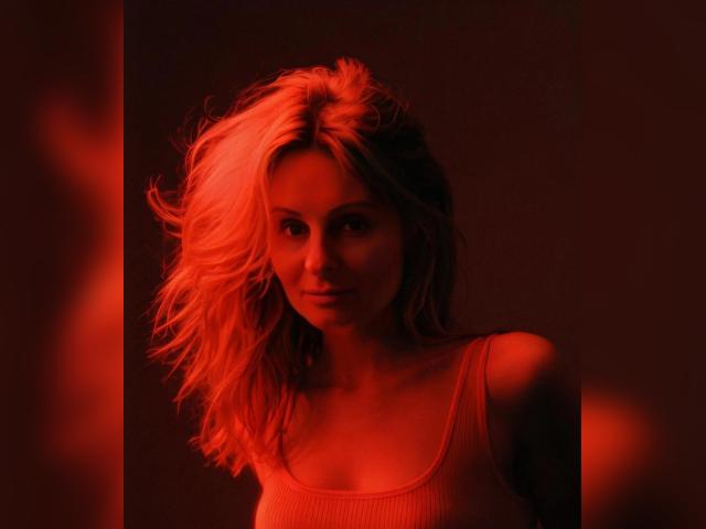 Visit MmmmBeautyyy profile