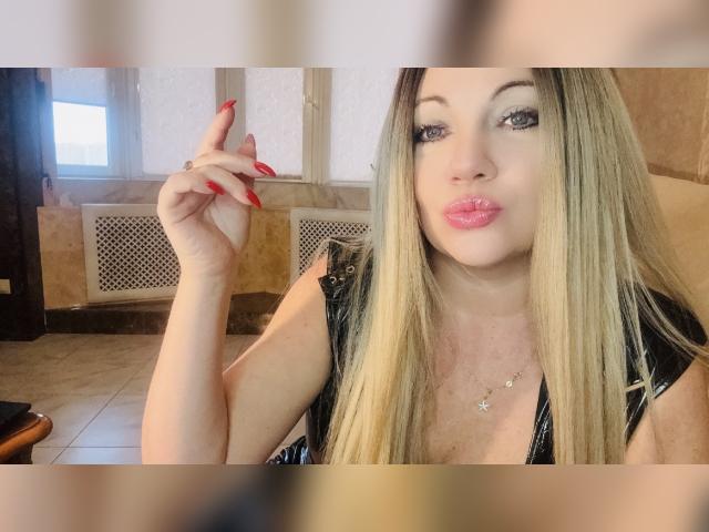 Visit Sirenaxxx1 profile