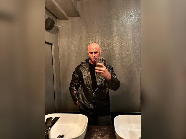 Visit bedboy777 profile