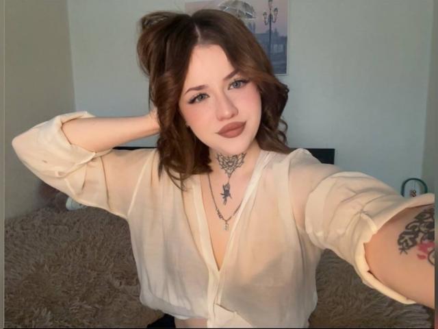 Visit HoneyMia profile