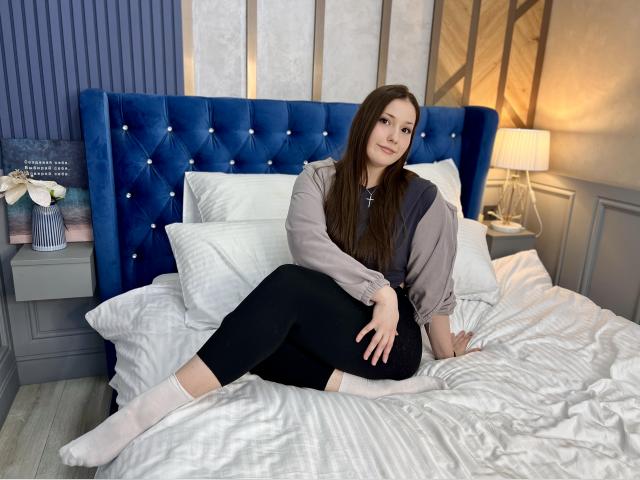 Visit AnoraF19 profile