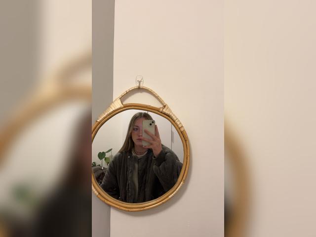 Visit EvelynBlond profile