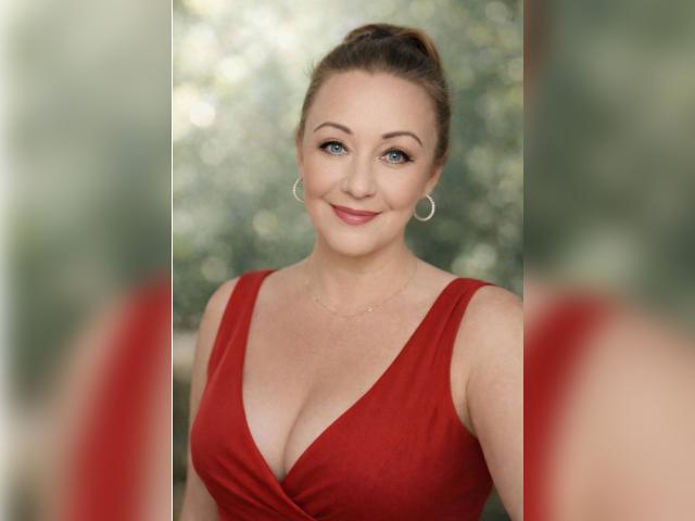 Visit LunaChic profile