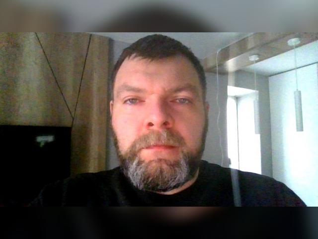 Visit HotDaddy3240 profile