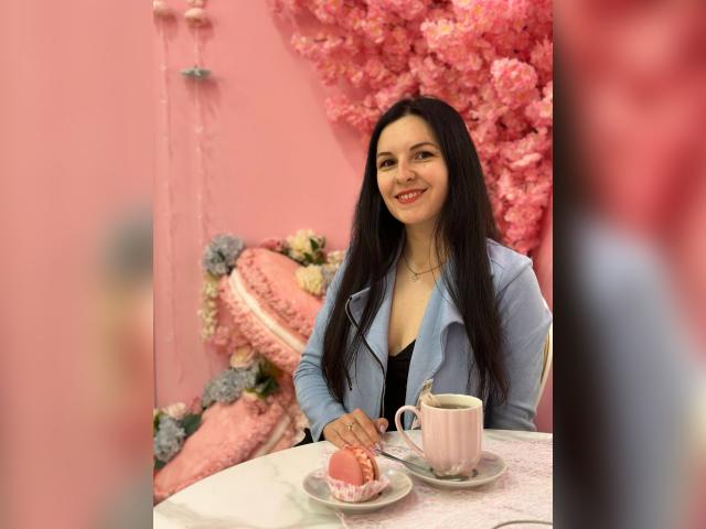 Visit 1Holly profile