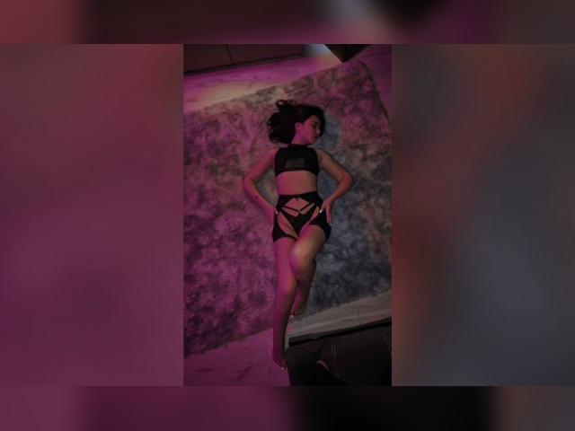 Visit HotQueen profile