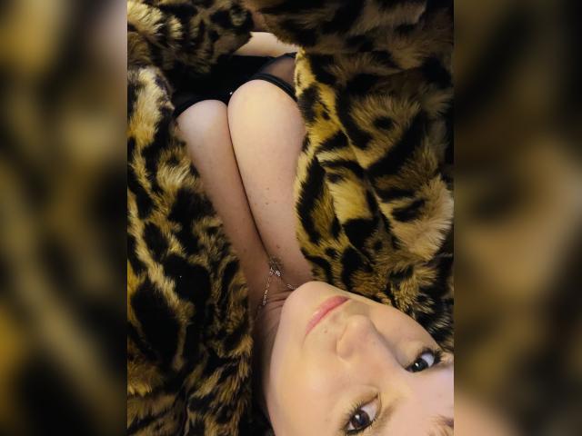 Visit iammmmiky profile