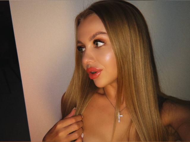 Visit DominikaLove profile