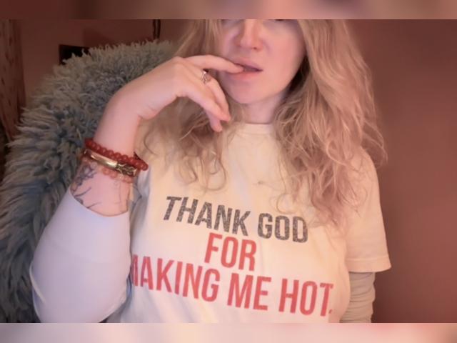 Visit LonelyWolfie profile