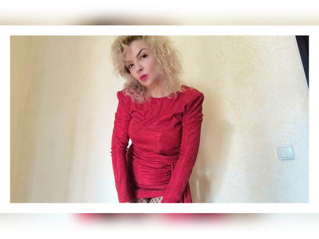 Visit AlexaCristal profile