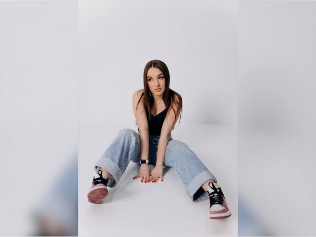 Visit HottieMonika profile