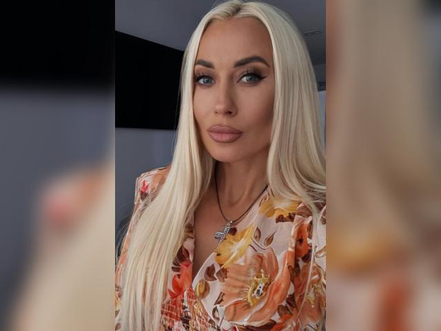 Visit QueenElly111 profile