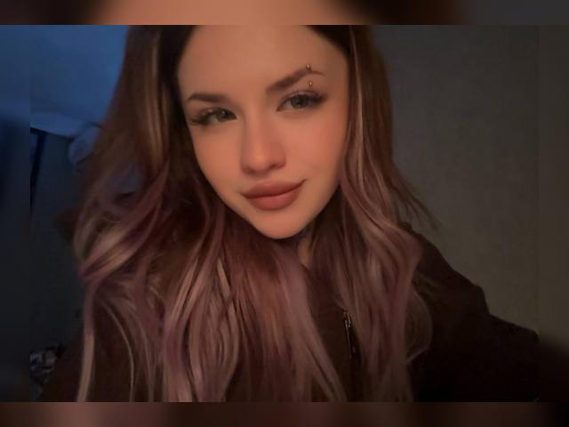 Visit HoneyMia profile