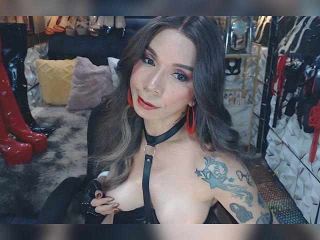 Visit celinafox profile