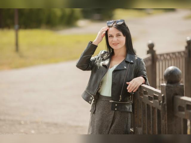 Visit AnnaAhRise profile