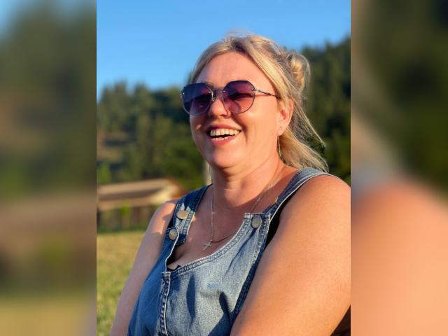 Visit PearlTemptation profile