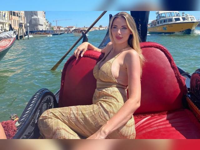 Visit LovelyWoman profile