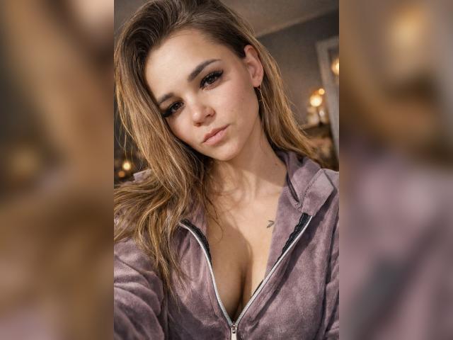 Visit Tavina profile