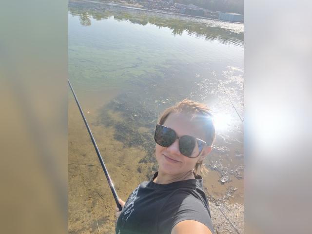 Visit 1HoneyBee1 profile