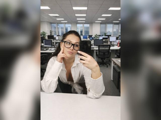 Visit BrunetteTigerrr profile