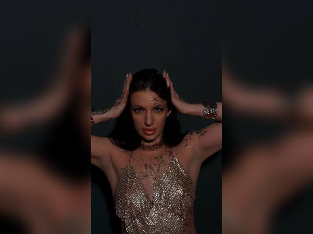 Visit Shakira profile