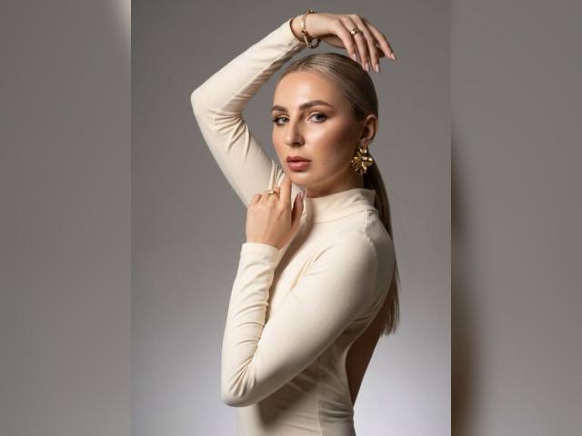 Visit HoneyDesire profile