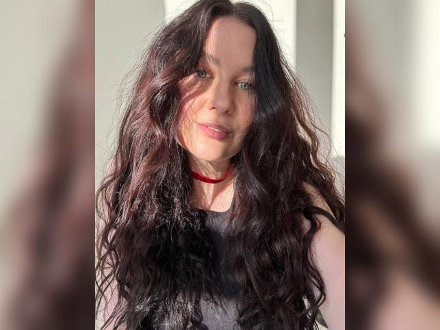 Visit Vivianne profile