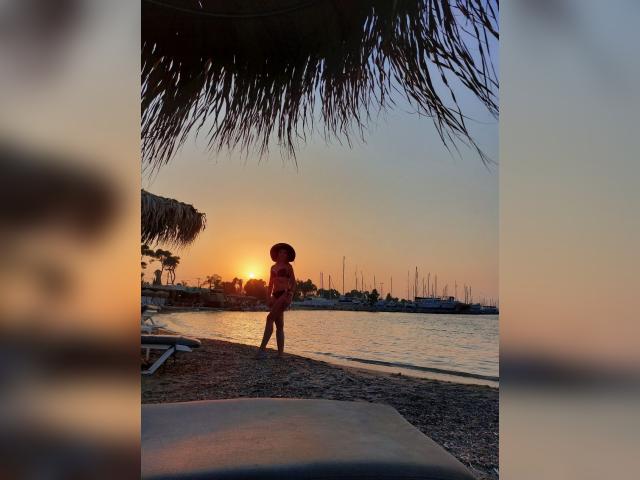 Visit HoneyDesire profile