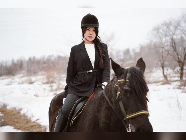 Visit LunaPurrr profile