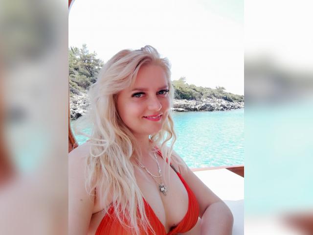 Visit AlinaSkye profile