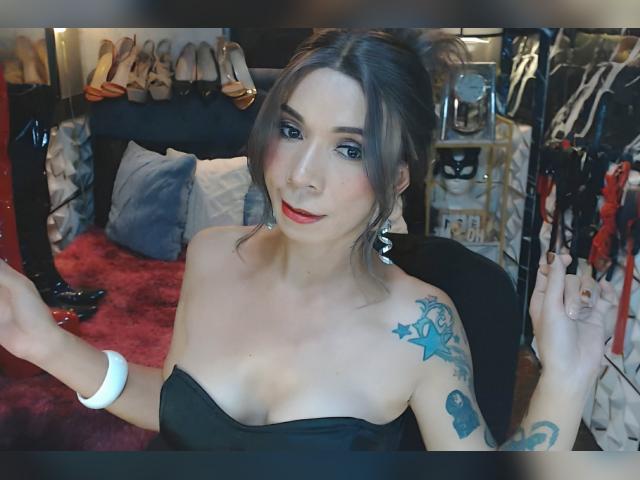 Visit celinafox profile