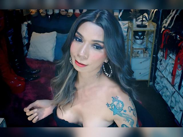 Visit celinafox profile